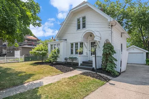 807 Union St, Jackson, MI 49203 photo 2