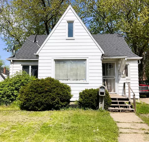 881 Perry St, Pontiac, MI 48340