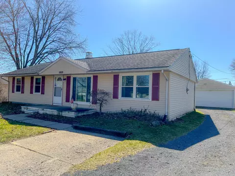 5609 Holly Dr, Jackson, MI 49201 photo 2