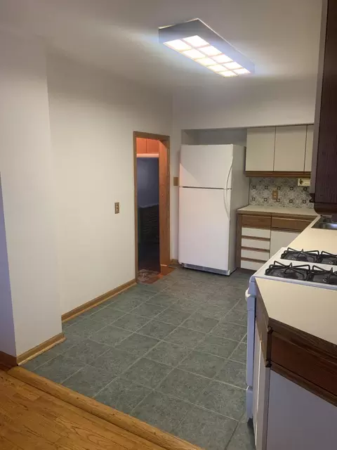 1228 Oakwood St, Belding, MI 48809 photo 3