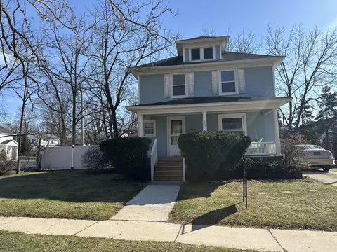 174 E Bridge St, Rockford, MI 49341