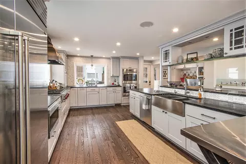 Kitchen - 238 E Gull Lake Dr, Augusta, MI 49012 photo 5 of 6