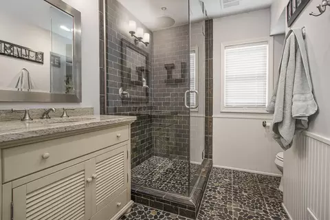 Bath - 238 E Gull Lake Dr, Augusta, MI 49012 photo 1 of 3