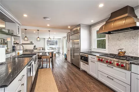 Kitchen - 238 E Gull Lake Dr, Augusta, MI 49012 photo 4 of 6