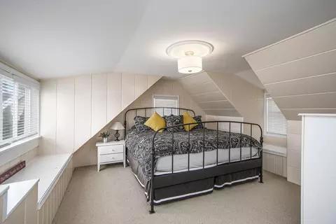 Bedroom - 238 E Gull Lake Dr, Augusta, MI 49012 photo 3 of 6