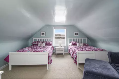 Bedroom - 238 E Gull Lake Dr, Augusta, MI 49012 photo 4 of 6
