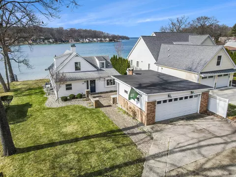 Exterior - 238 E Gull Lake Dr, Augusta, MI 49012 photo 2 of 14