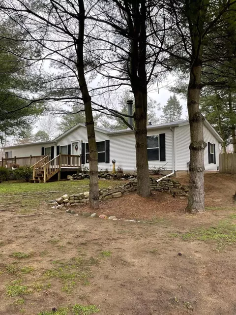 486 Daniel St, Kalamazoo, MI 49048