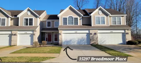 15297 Broadmoor Pl, Grand Haven, MI 49417