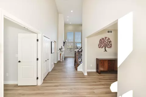 Entry Way - 5753 Libby Ct, Dexter, MI 48130 photo 1 of 2