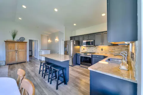 748 Pemberton Ln, Jackson, MI 49203 photo 9