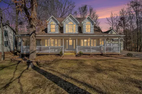 6908 Club House Dr E, Stanwood, MI 49346