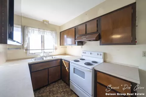 Kitchen - 11185 E Colby Rd, Crystal, MI 48818 photo 5 of 7