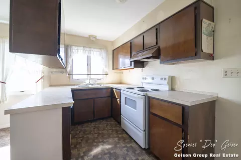 Kitchen - 11185 E Colby Rd, Crystal, MI 48818 photo 3 of 7
