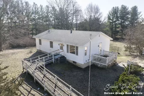 Exterior - 11185 E Colby Rd, Crystal, MI 48818 photo 2 of 18