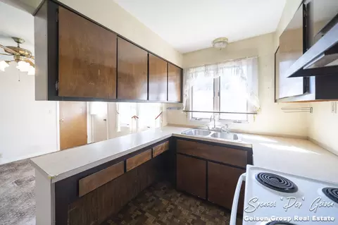 Kitchen - 11185 E Colby Rd, Crystal, MI 48818 photo 6 of 7