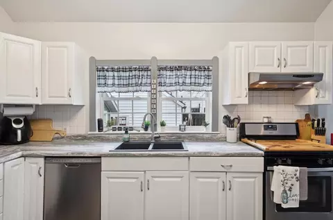 114 E Grove St, Parma, MI 49269 photo 11