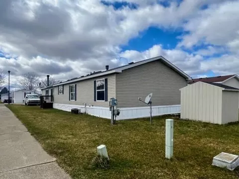 222 Ash Rdg, Mason, MI 48854 photo 2