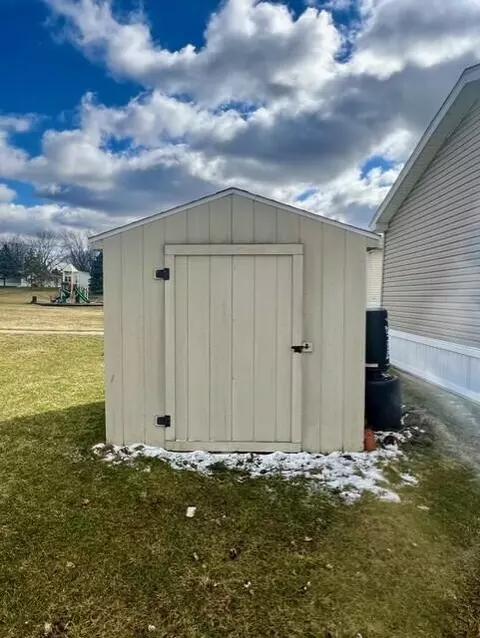 222 Ash Rdg, Mason, MI 48854 photo 3