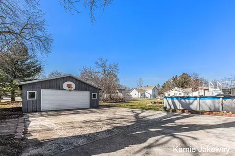 417 River St, Belding, MI 48809 photo 24