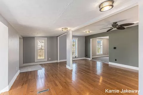 417 River St, Belding, MI 48809 photo 7