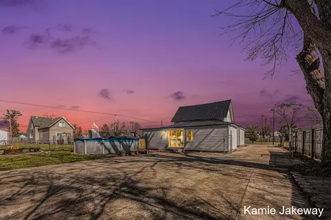 417 River St, Belding, MI 48809 photo 22
