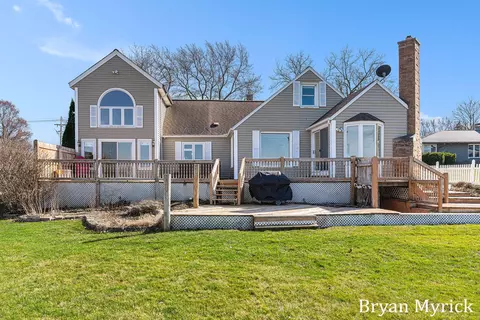 807 S Shore Dr, Holland, MI 49423