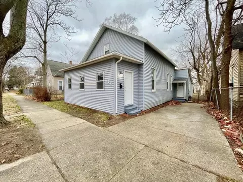 758 W Forest Ave, Muskegon, MI 49441