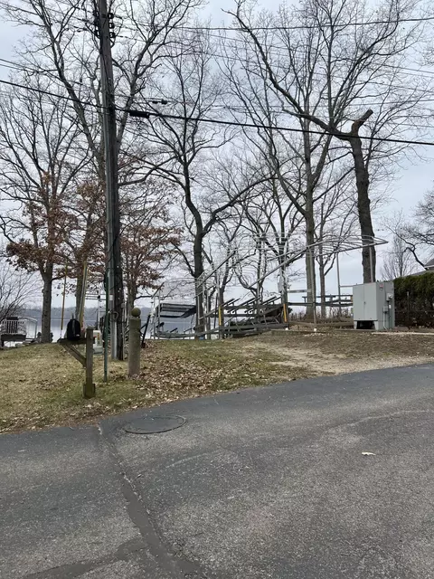 747 Waterfront Dr, Coldwater, MI 49036 photo 3