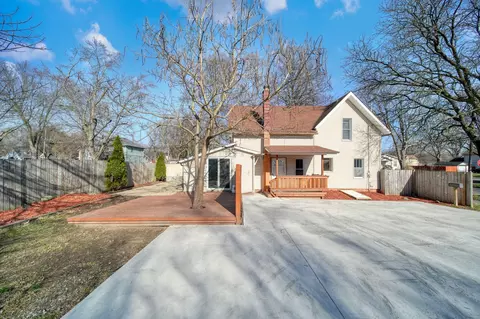 412 Quarry St, Jackson, MI 49201