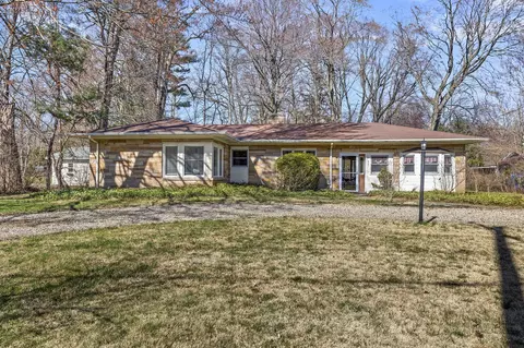 9963 Townline Rd, Union Pier, MI 49129