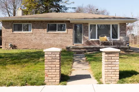 1520 Mccarthy St, Ypsilanti, MI 48198