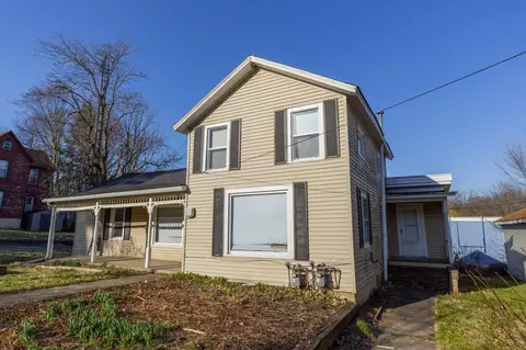 308 Days Ave, Buchanan, MI 49107