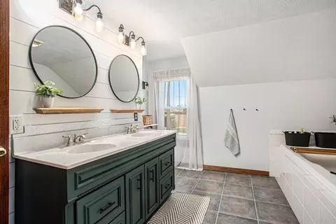 Bath - 408 Exchange St, Spring Lake, MI 49456 photo 2 of 4