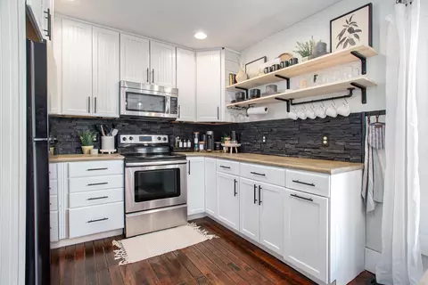 Kitchen - 408 Exchange St, Spring Lake, MI 49456 photo 2 of 4