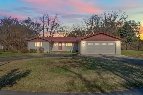 384 Francine Dr, Tekonsha, MI 49092
