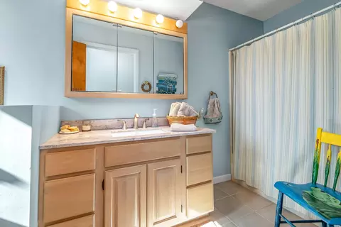 Bath - 384 Francine Dr, Tekonsha, MI 49092 photo 2 of 2