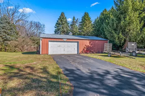 Exterior - 384 Francine Dr, Tekonsha, MI 49092 photo 6 of 16