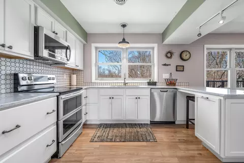 Kitchen - 384 Francine Dr, Tekonsha, MI 49092 photo 2 of 5