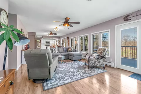 Living - 384 Francine Dr, Tekonsha, MI 49092 photo 2 of 4