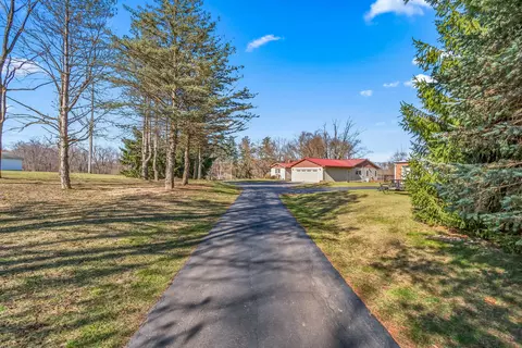 Exterior - 384 Francine Dr, Tekonsha, MI 49092 photo 5 of 16