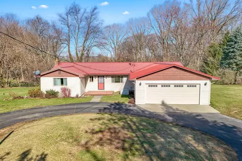 Exterior - 384 Francine Dr, Tekonsha, MI 49092 photo 3 of 16