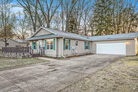 64555 Winding Woods Dr, Lawton, MI 49065