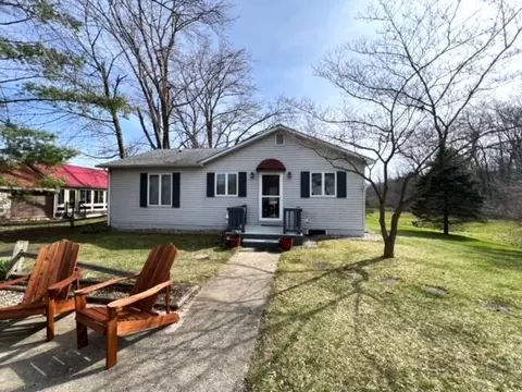 66325 Grey Lake Rd, Sturgis, MI 49091