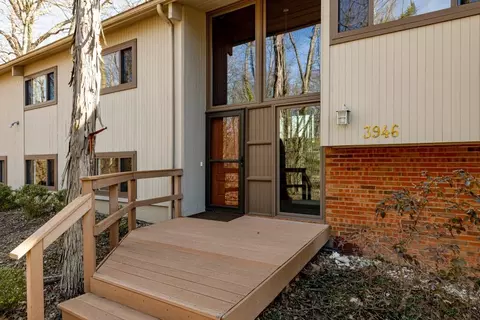 3946 Penberton Dr, Ann Arbor, MI 48105