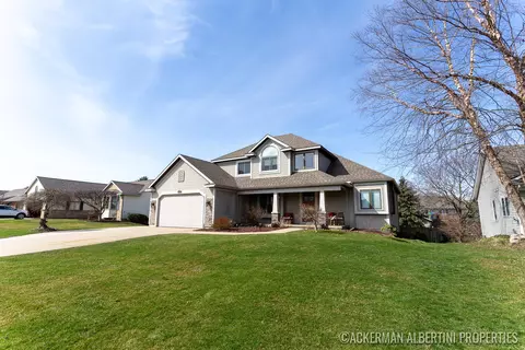 1038 Lumina Dr, Jenison, MI 49428