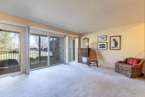 16517 Middlebelt Rd, Livonia, MI 48154