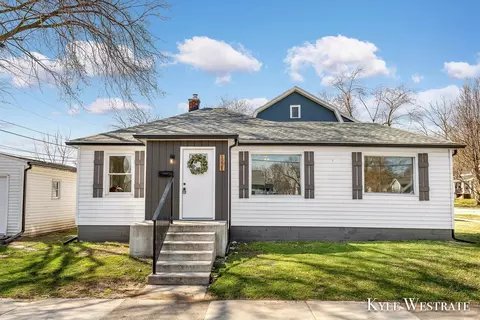 1221 Powers Ave NW, Grand Rapids, MI 49504