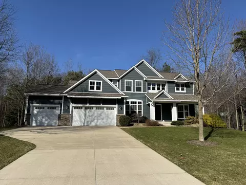 16957 Mapleridge Dr, West Olive, MI 49460