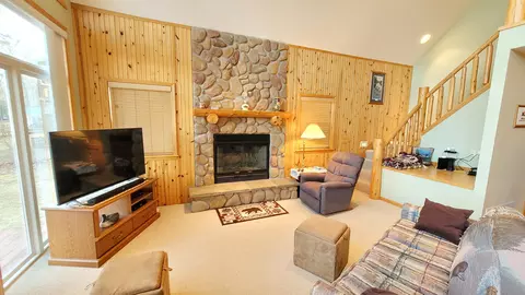 Living - 1660 Beaver Rd, Bitely, MI 49309 photo 5 of 6